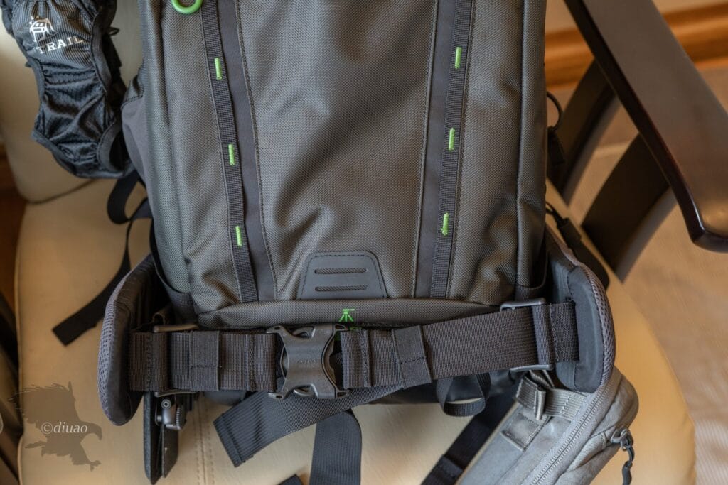 Mindshift GearのBack light18L腰ベルト収納例