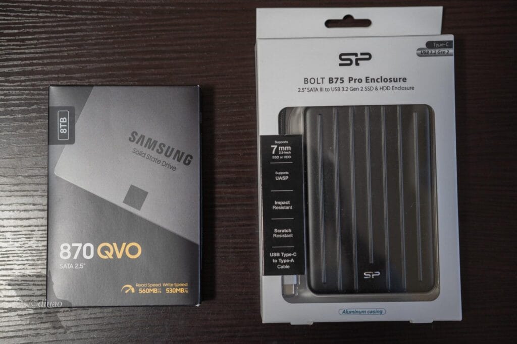 870qvoとssdケース