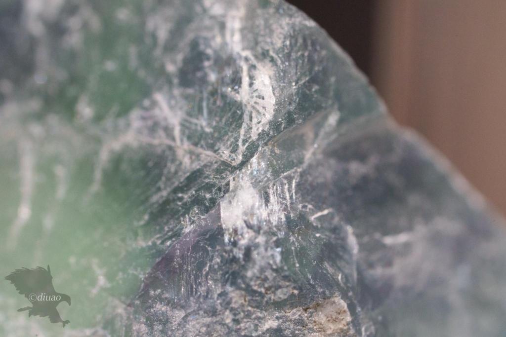 SEL100M28GMとSEL20TCの最短撮影距離付近で撮影した鉱石