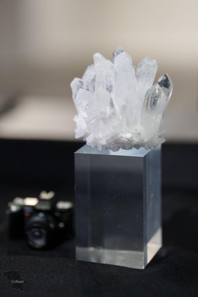 SEL100M28GMで引きで撮影した鉱石